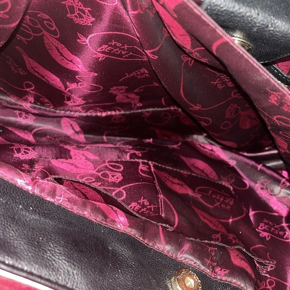 Betsey Johnson Black/White Striped Tote Bag with Chain Handles - Picture 6 of 12